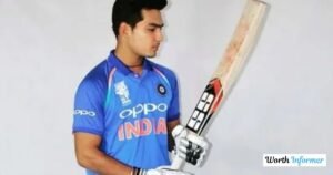 Early Life & Cricket Background