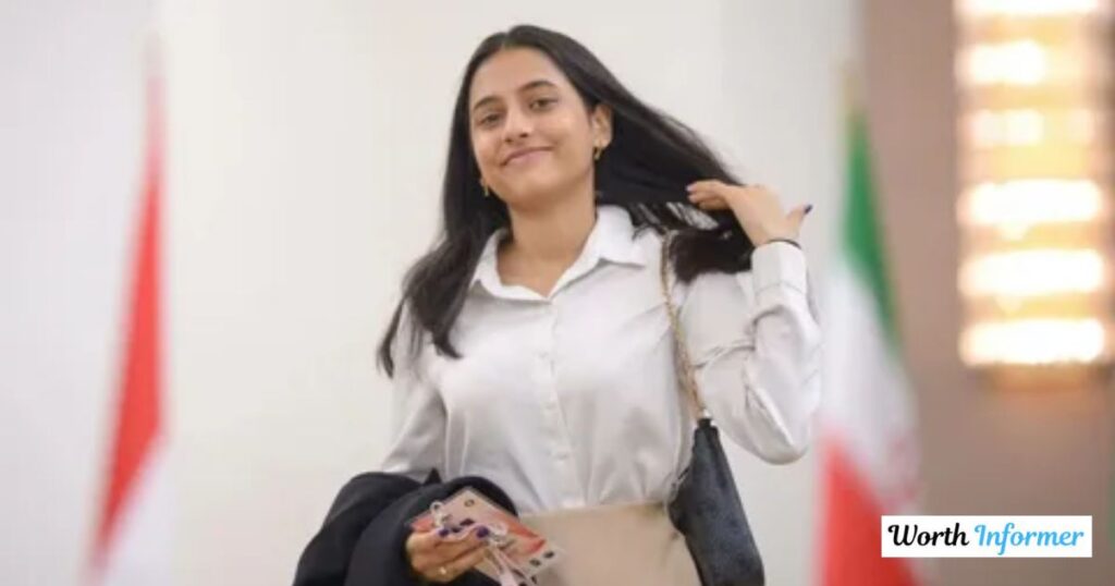 Divya Deshmukh Height